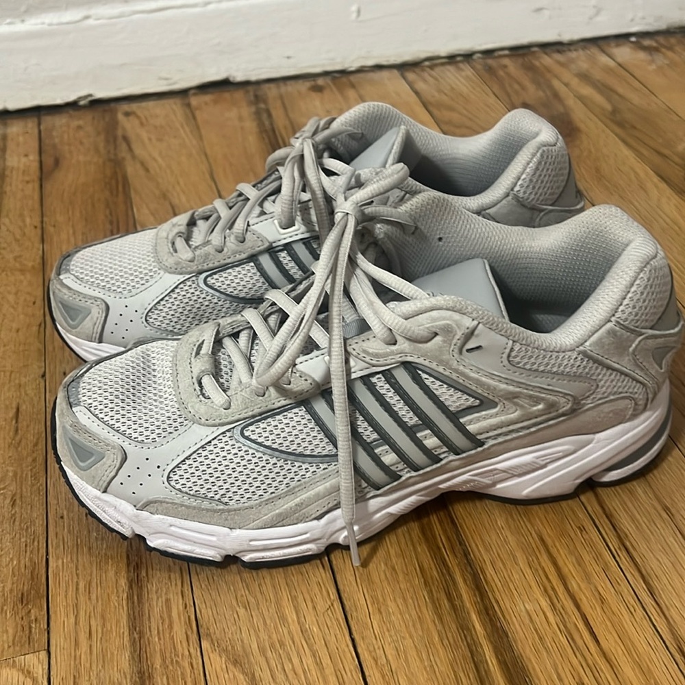 ADIDAS ORIGINAL RESPONSE CL SNEAKERS.